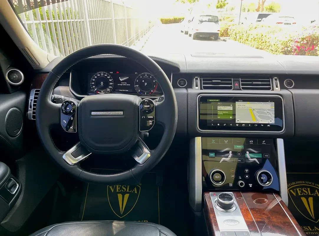 Land Rover Range Rover 3.0 AT AWD (400 حصان) - 11