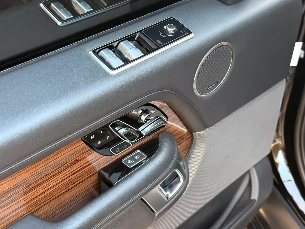 Land Rover Range Rover 3.0 V6 Supercharged AT AWD (380 hp) - 16