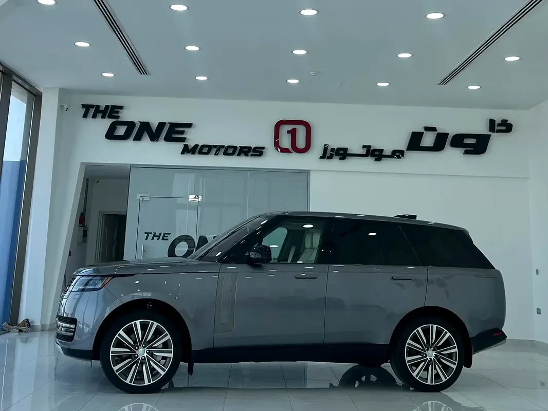 Land Rover Range Rover 4.4 AT 4WD (530 hp)
