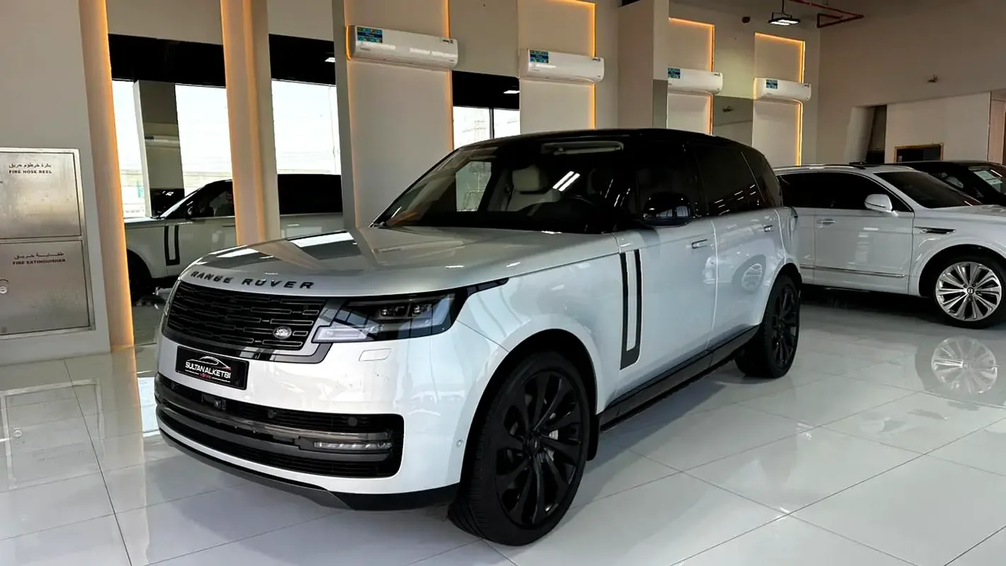 Land Rover Range Rover 4.4 AT 4WD (530 hp)