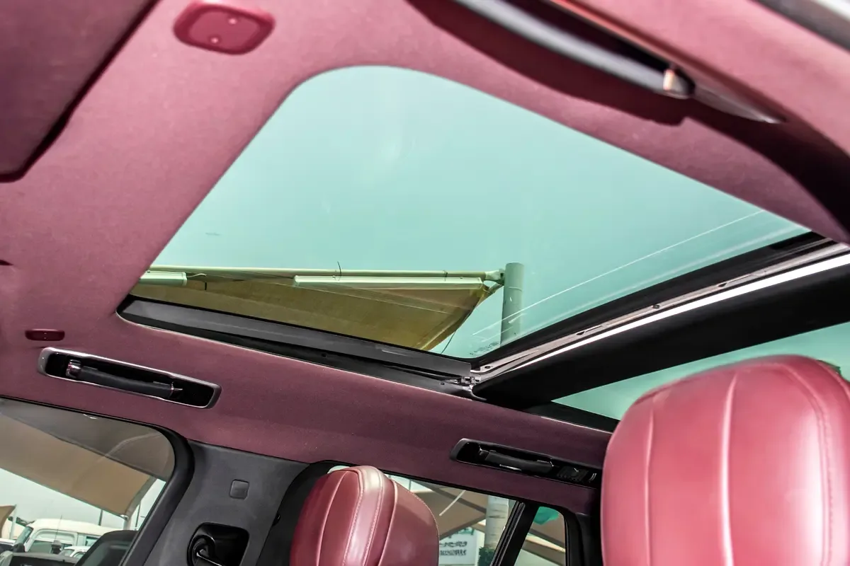 Land Rover Range Rover 4.4 AT 4WD (530 حصان) - 7