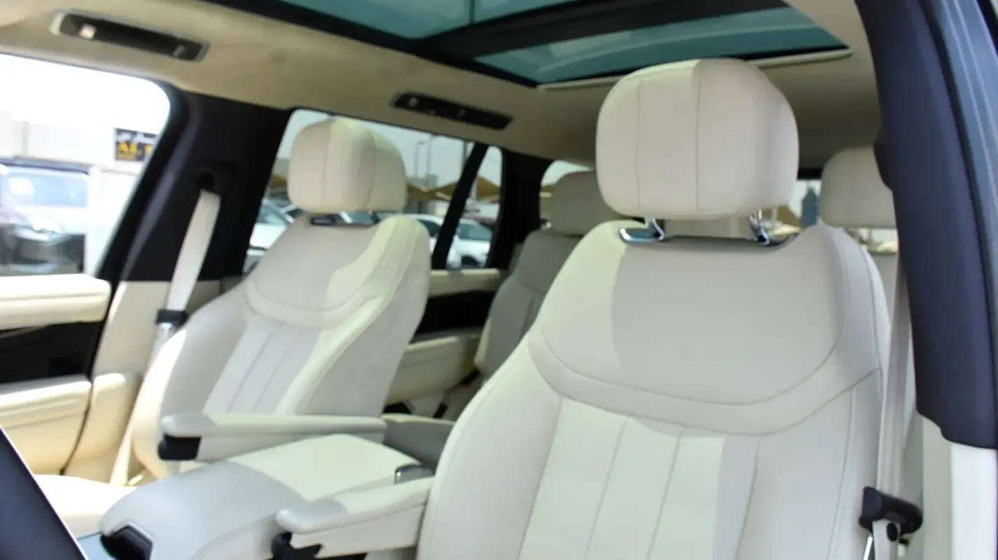 Land Rover Range Rover 4.4 AT 4WD (530 حصان) - 11