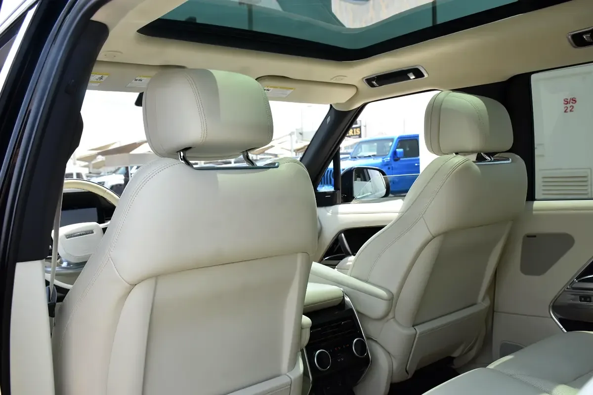 Land Rover Range Rover 4.4 AT 4WD (530 حصان) - 12