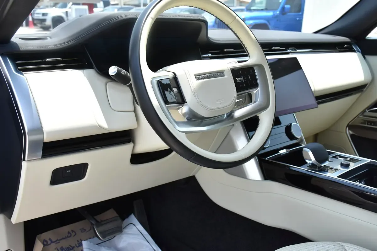 Land Rover Range Rover 4.4 AT 4WD (530 حصان) - 10