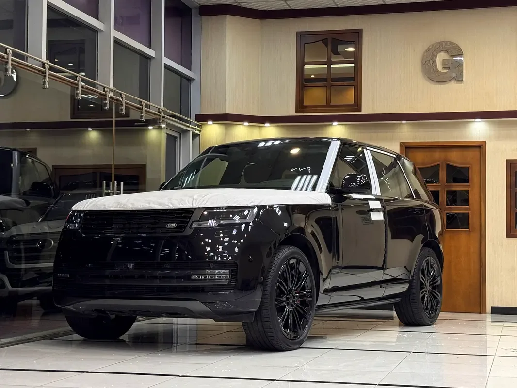 Land Rover Range Rover 4.4 AT 4WD (530 hp)