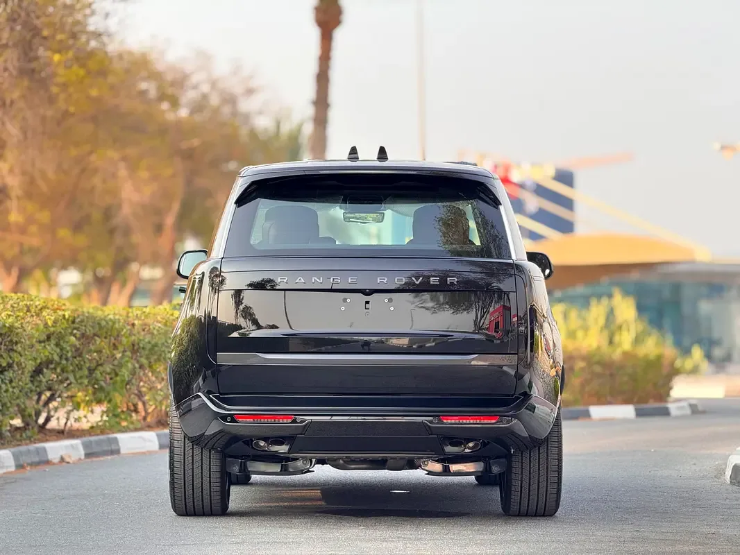 Land Rover Range Rover 4.4 AT 4WD (530 حصان) - 2