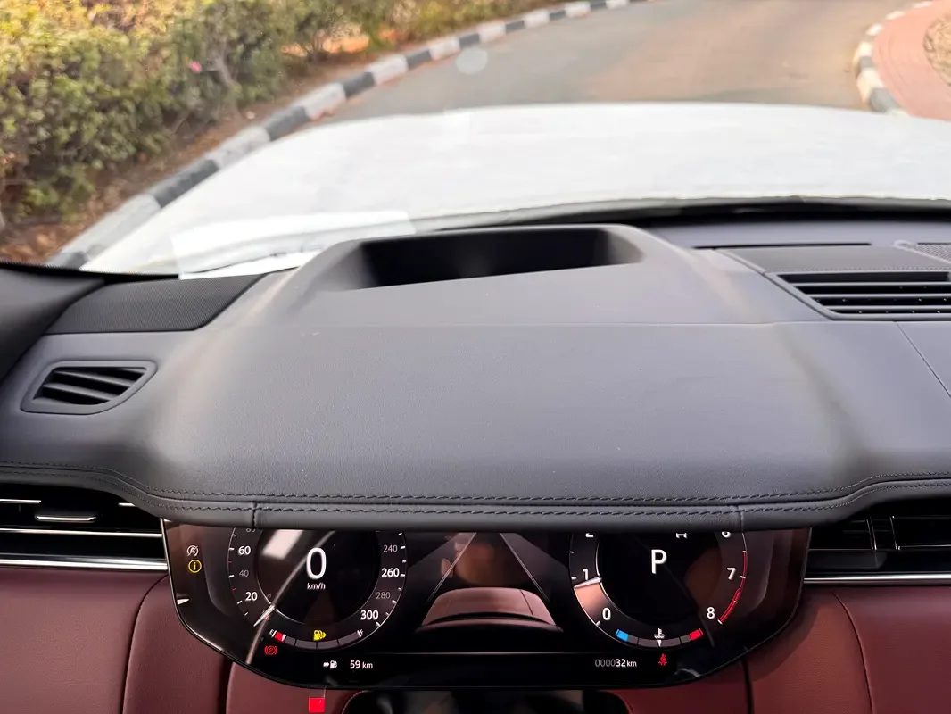 Land Rover Range Rover 4.4 AT 4WD (530 حصان) - 17