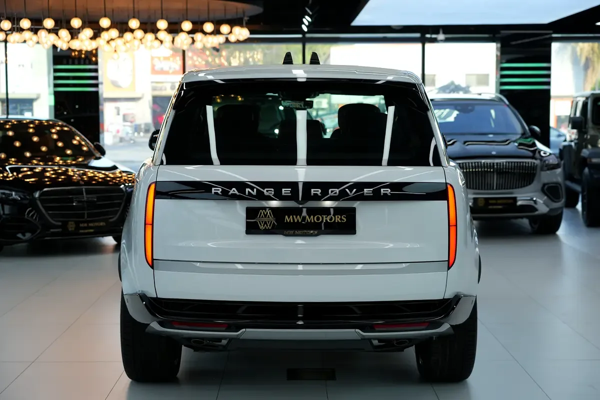 Land Rover Range Rover 4.4 AT 4WD (530 حصان) - 4