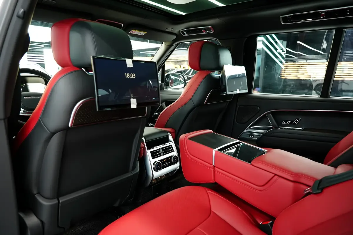 Land Rover Range Rover 4.4 AT 4WD (530 حصان) - 13