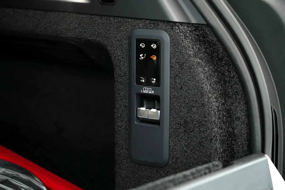 Land Rover Range Rover 4.4 AT 4WD (530 حصان) - 16