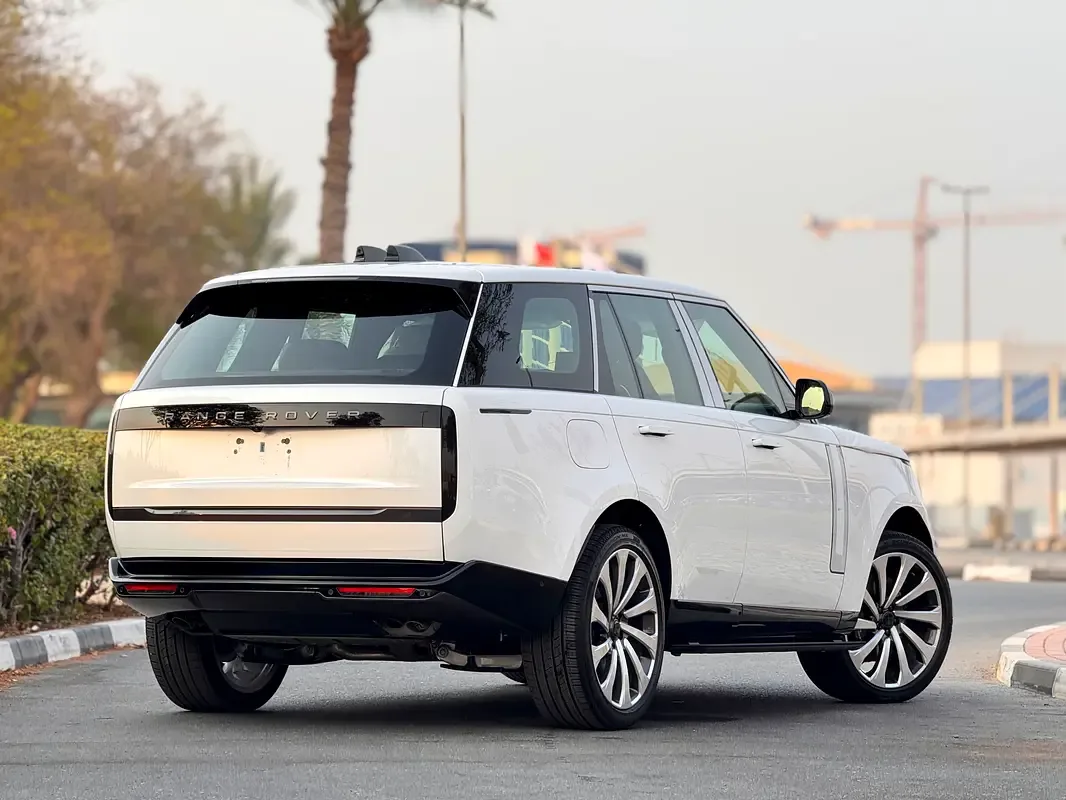 Land Rover Range Rover 4.4 AT 4WD (530 حصان) - 2
