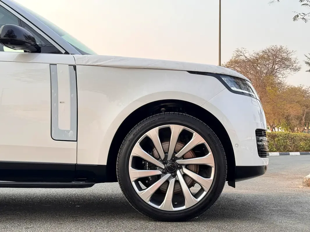 Land Rover Range Rover 4.4 AT 4WD (530 حصان) - 8