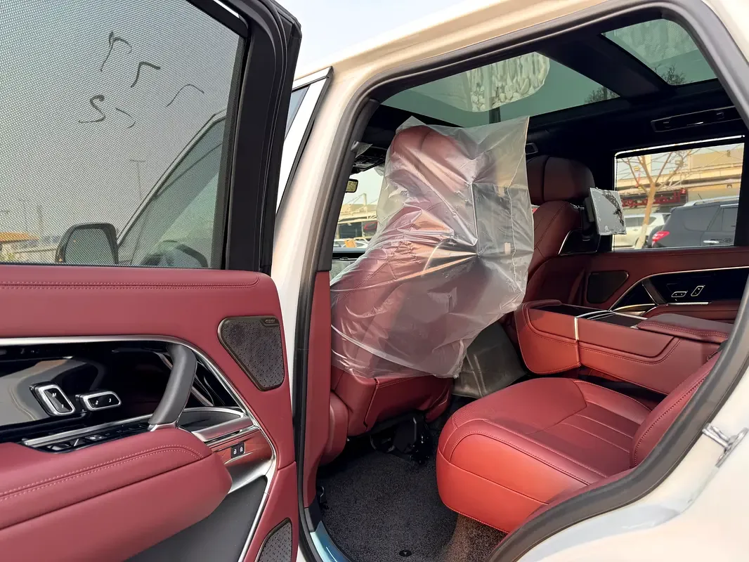 Land Rover Range Rover 4.4 AT 4WD (530 حصان) - 17