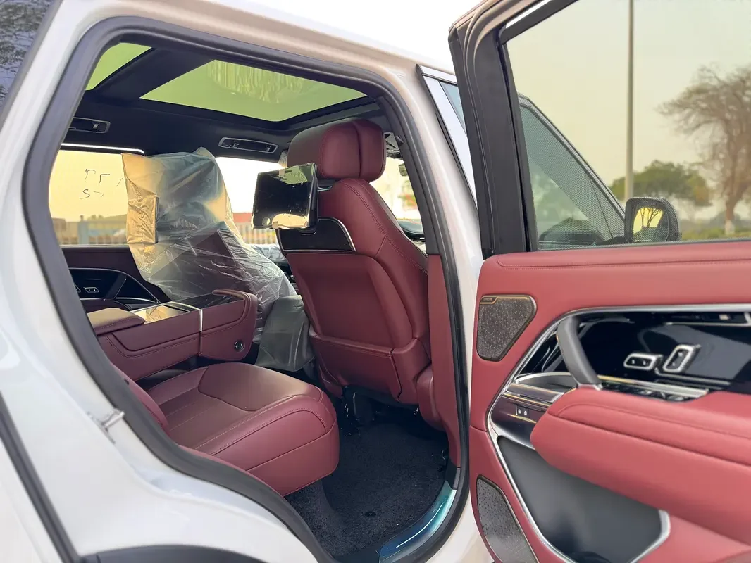 Land Rover Range Rover 4.4 AT 4WD (530 حصان) - 19