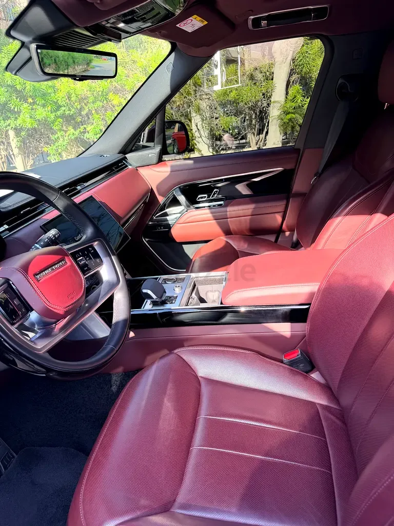 Land Rover Range Rover 4.4 AT 4WD (530 حصان) - 4
