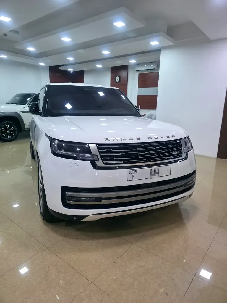 Land Rover Range Rover 4.4 AT 4WD (530 hp)