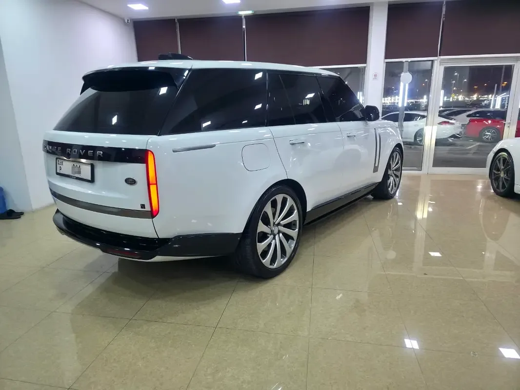 Land Rover Range Rover 4.4 AT 4WD (530 حصان) - 7