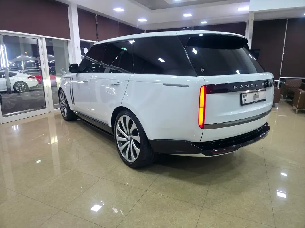 Land Rover Range Rover 4.4 AT 4WD (530 حصان) - 8