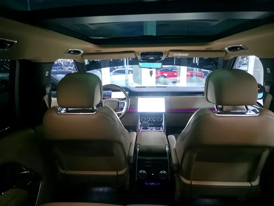 Land Rover Range Rover 4.4 AT 4WD (530 حصان) - 11