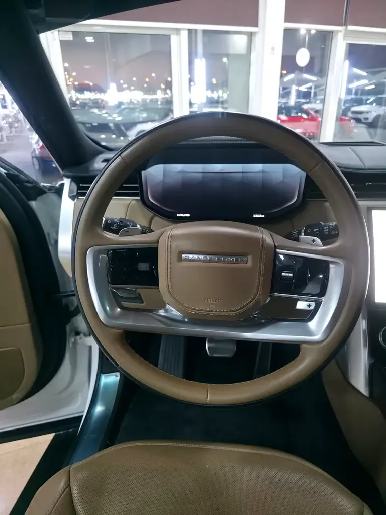 Land Rover Range Rover 4.4 AT 4WD (530 حصان) - 18