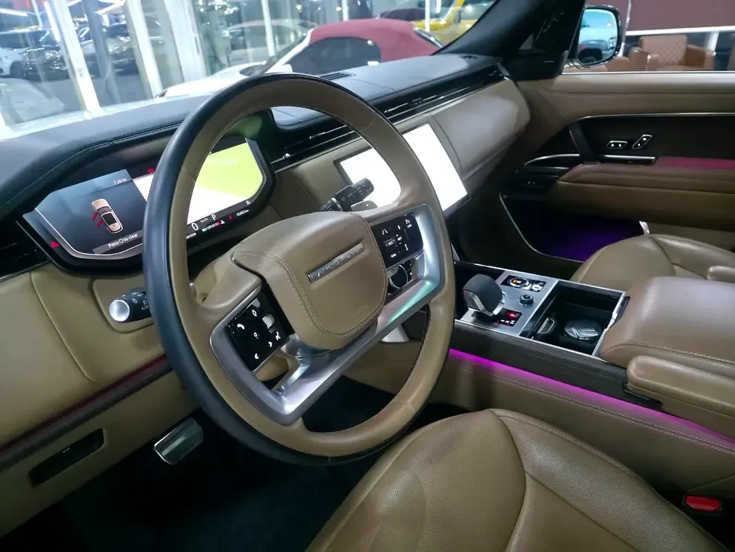 Land Rover Range Rover 4.4 AT 4WD (530 حصان) - 16