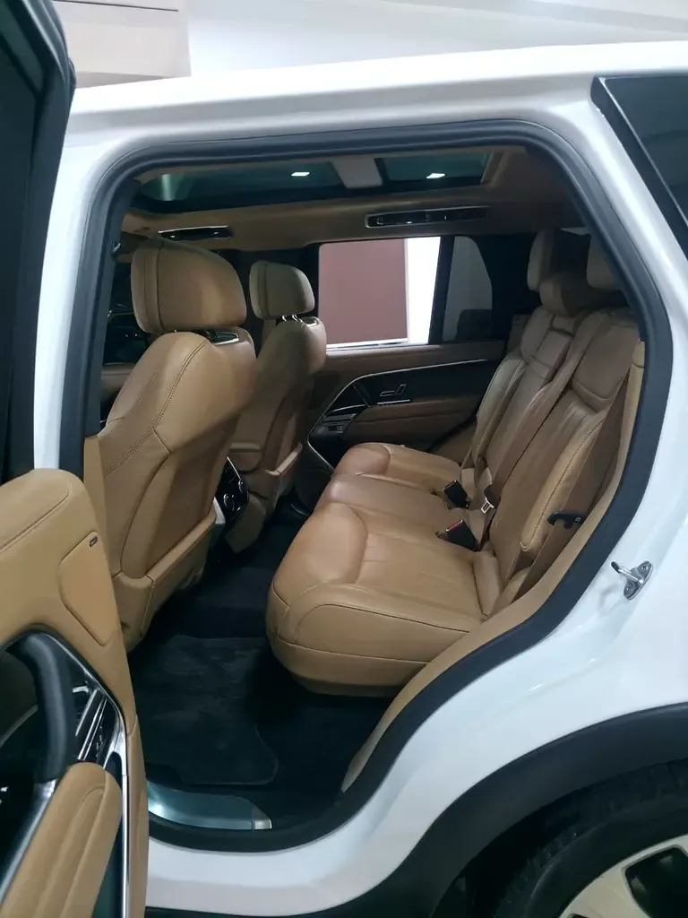 Land Rover Range Rover 4.4 AT 4WD (530 حصان) - 19