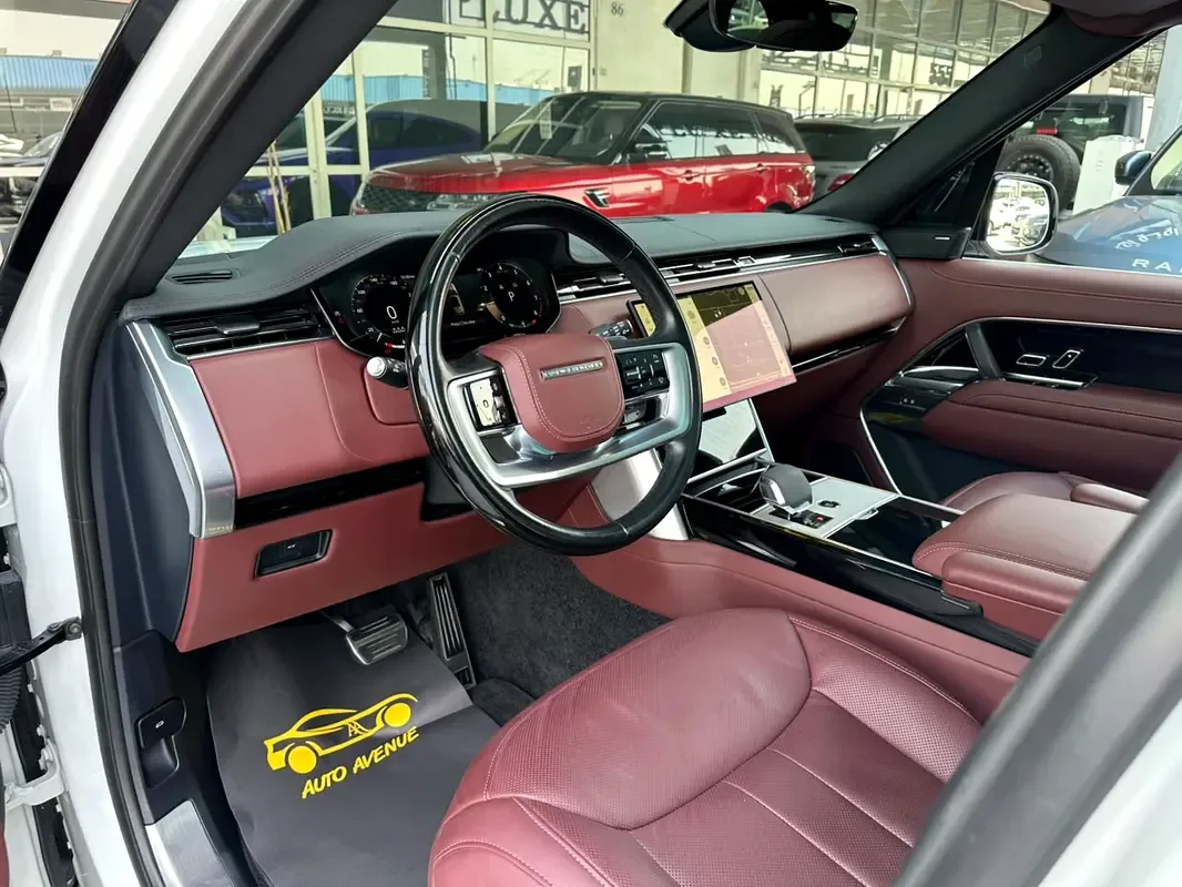 Land Rover Range Rover 4.4 AT 4WD (530 حصان) - 9
