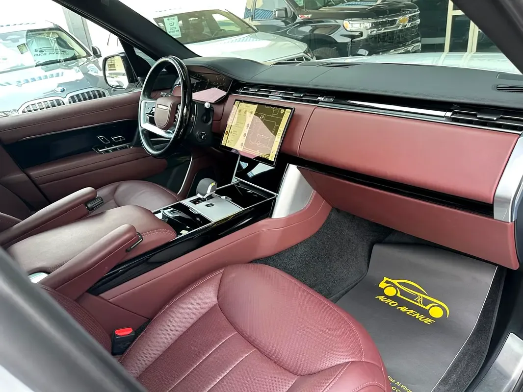 Land Rover Range Rover 4.4 AT 4WD (530 حصان) - 11