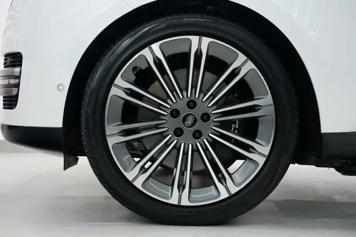 Land Rover Range Rover 4.4 AT 4WD (530 hp) - 14