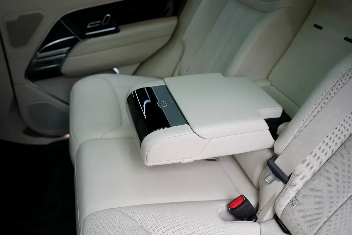 Land Rover Range Rover 4.4 AT 4WD (530 hp) - 13