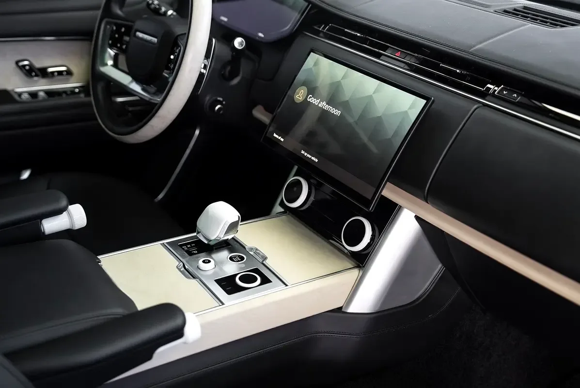 Land Rover Range Rover 4.4 AT 4WD (530 hp) - 14
