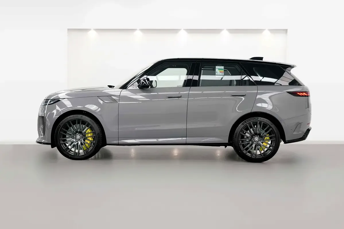 Land Rover Range Rover 4.4 AT 4WD (530 حصان) - 2