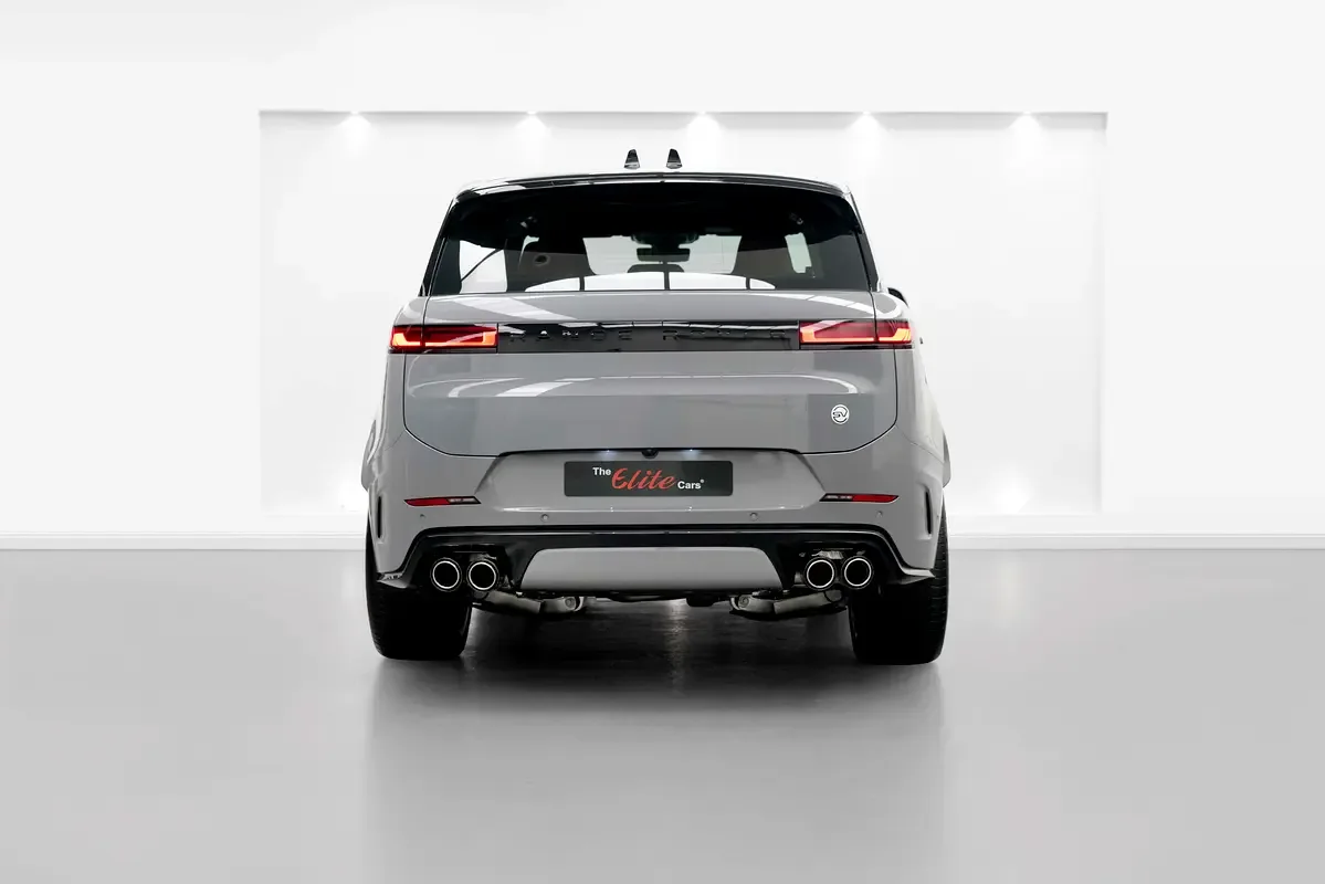Land Rover Range Rover 4.4 AT 4WD (530 حصان) - 4