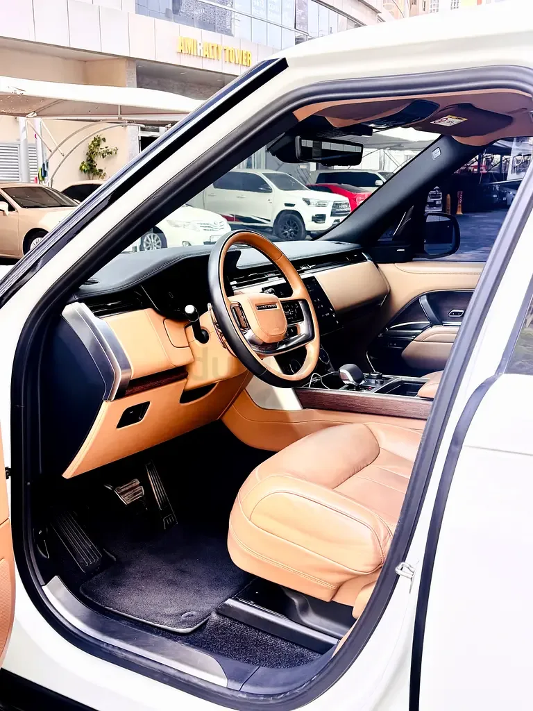Land Rover Range Rover 4.4 AT 4WD (530 حصان) - 7