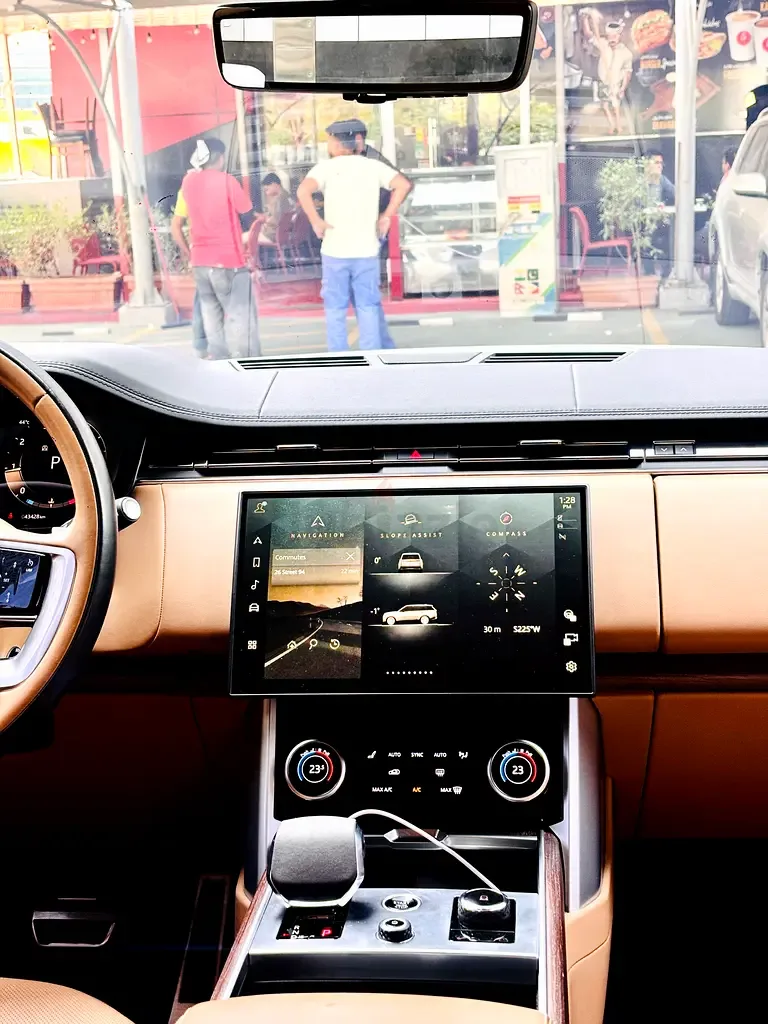 Land Rover Range Rover 4.4 AT 4WD (530 حصان) - 10