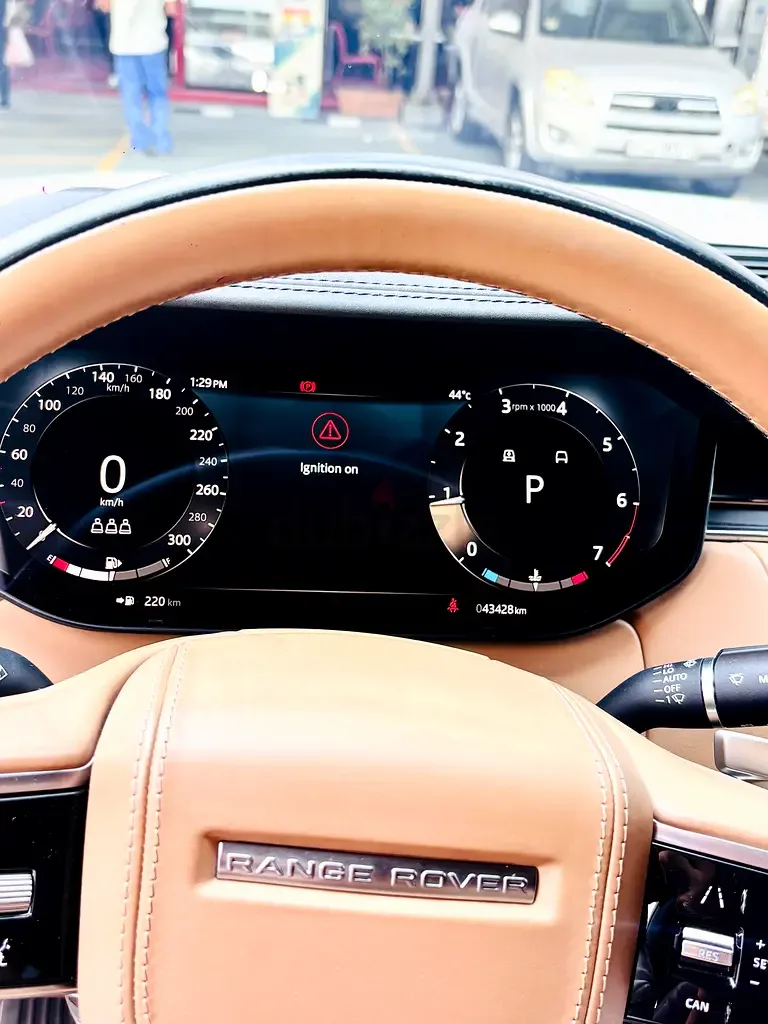 Land Rover Range Rover 4.4 AT 4WD (530 حصان) - 16