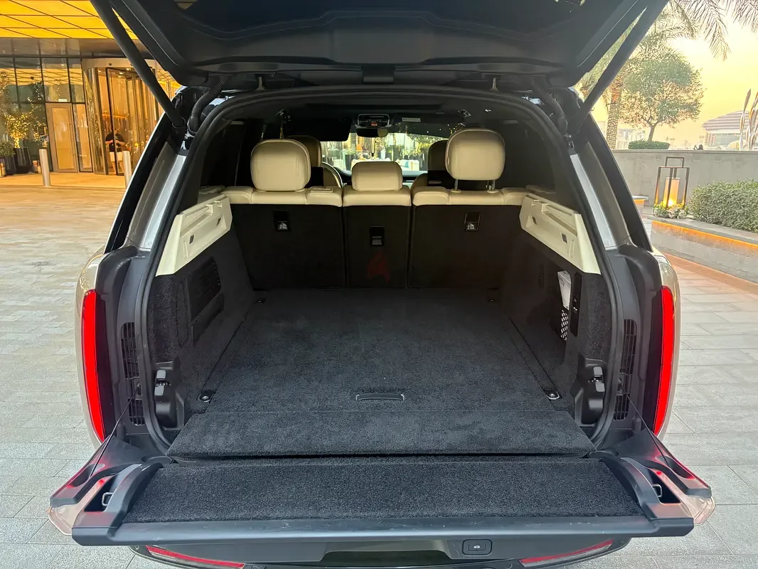 Land Rover Range Rover 4.4 AT 4WD (530 حصان) - 11