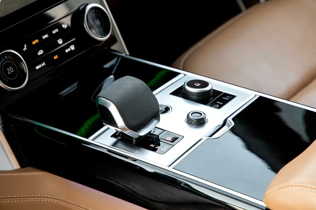 Land Rover Range Rover 4.4 AT 4WD (530 hp) - 10