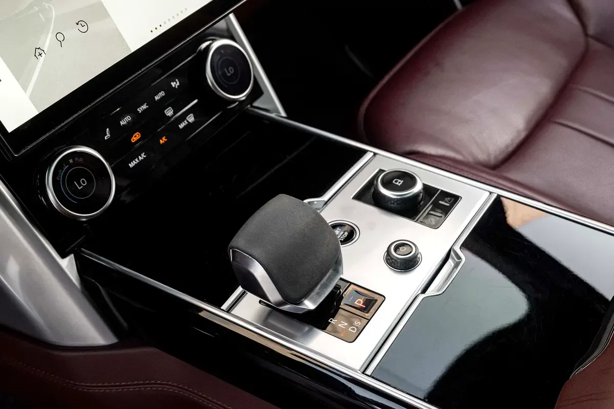 Land Rover Range Rover 4.4 AT 4WD (530 hp) - 10