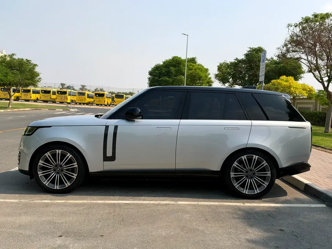 Land Rover Range Rover 4.4 AT 4WD (530 hp) - 4