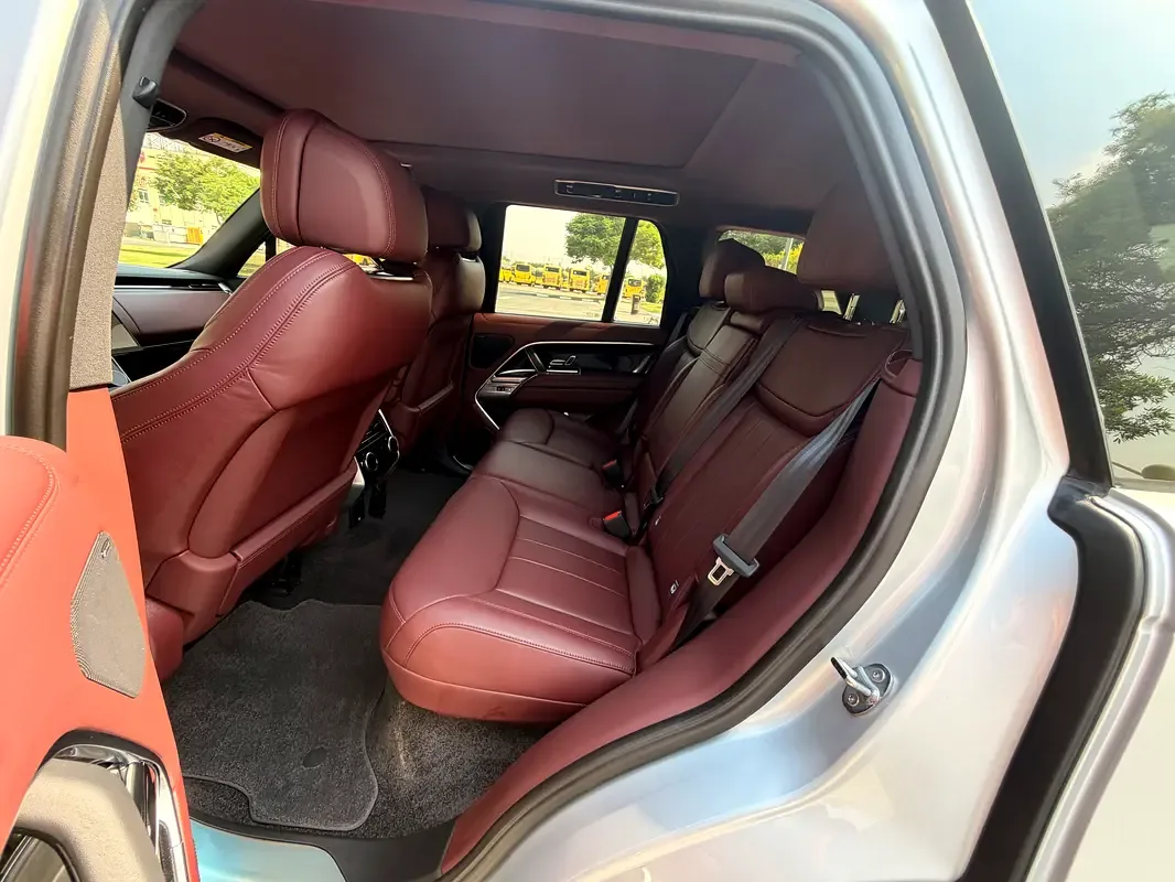 Land Rover Range Rover 4.4 AT 4WD (530 hp) - 15