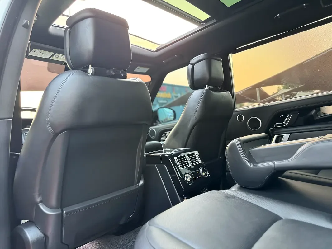Land Rover Range Rover 4.4 AT 4WD (530 hp) - 19