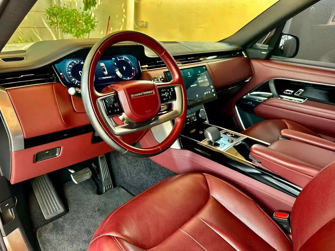 Land Rover Range Rover 4.4 AT 4WD (530 حصان) - 3