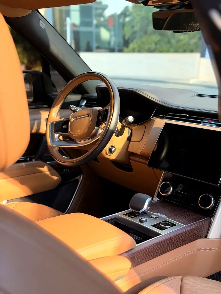 Land Rover Range Rover 4.4 AT 4WD (530 hp) - 11