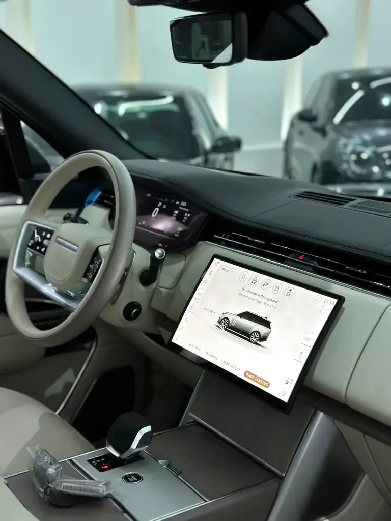 Land Rover Range Rover 4.4 AT 4WD (530 hp) - 12