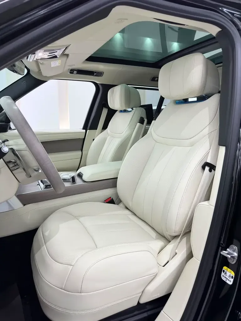 Land Rover Range Rover 4.4 AT 4WD (530 hp) - 16