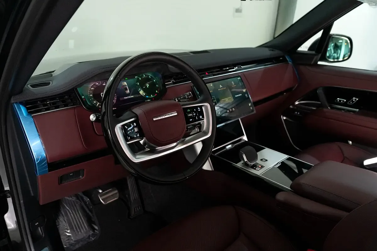 Land Rover Range Rover 4.4 AT 4WD (530 حصان) - 13