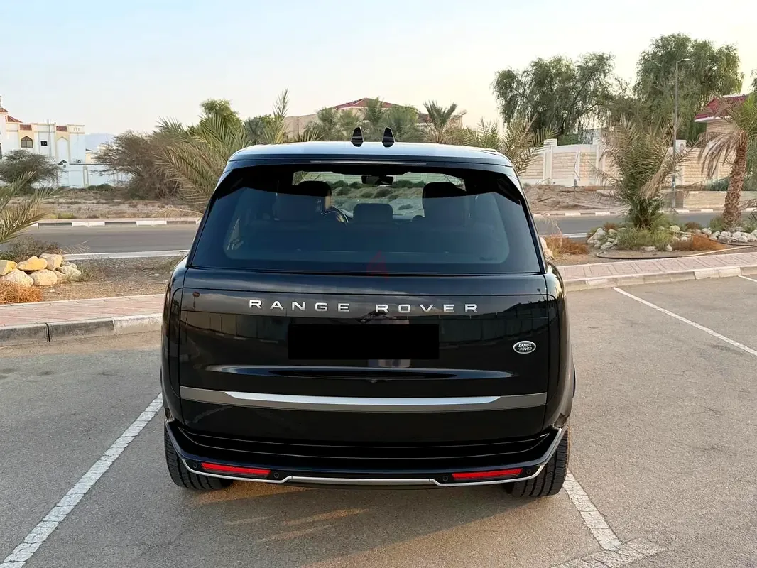 Land Rover Range Rover 4.4 AT 4WD (530 حصان) - 3