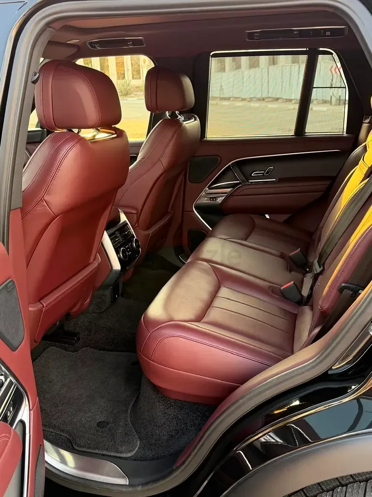 Land Rover Range Rover 4.4 AT 4WD (530 حصان) - 8