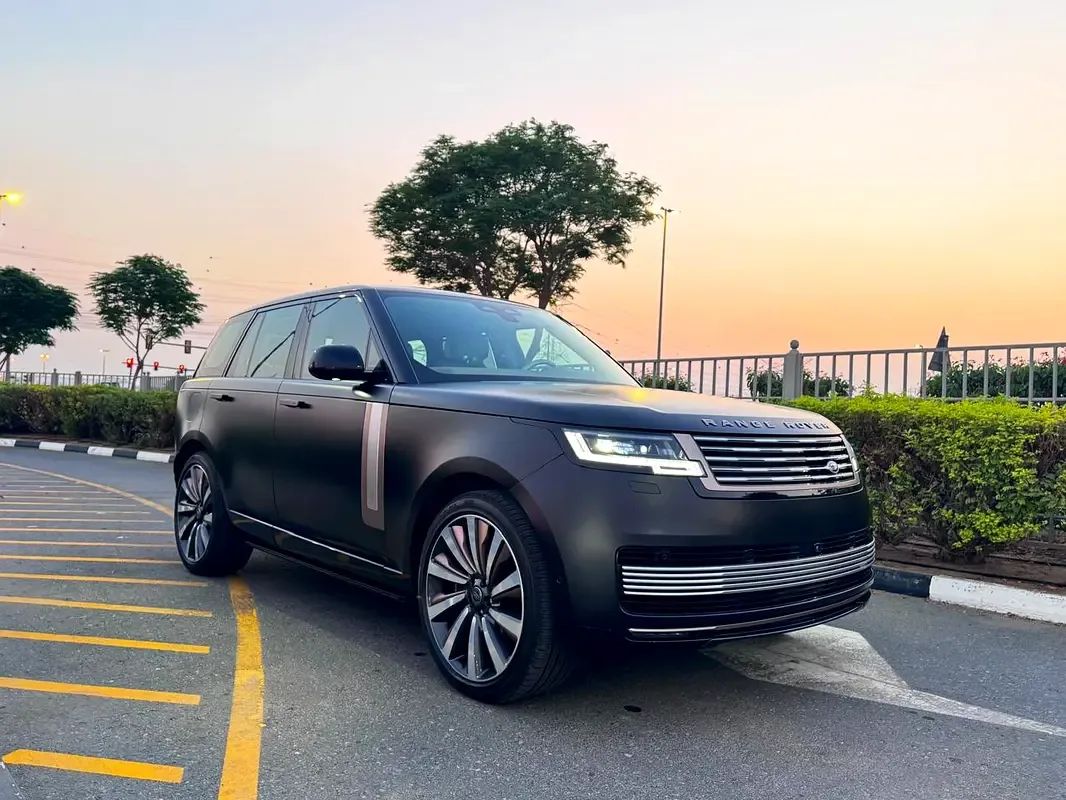 Land Rover Range Rover 4.4 AT 4WD (615 hp)